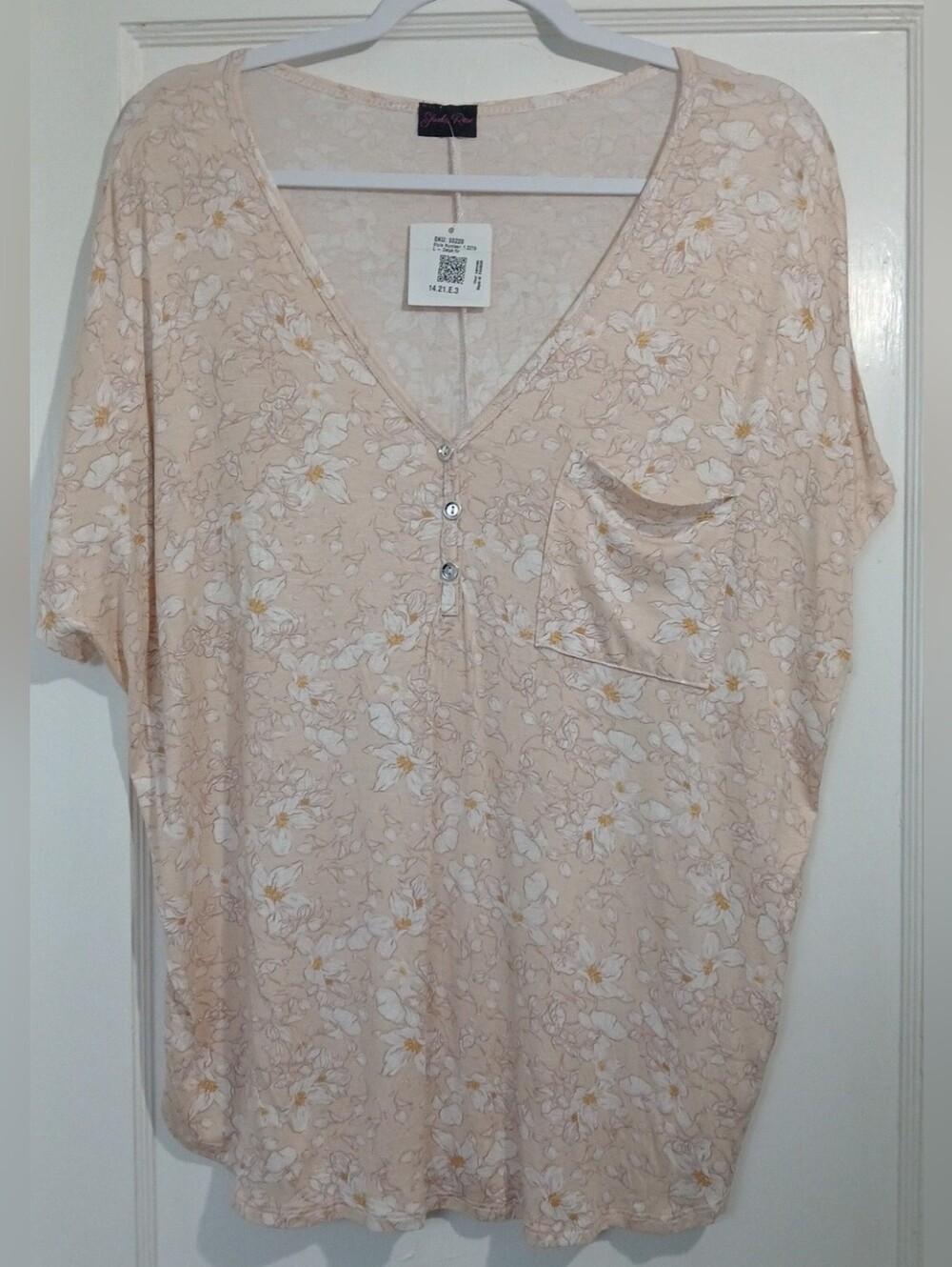 Shiela Rose Large Floral Tee - NWT